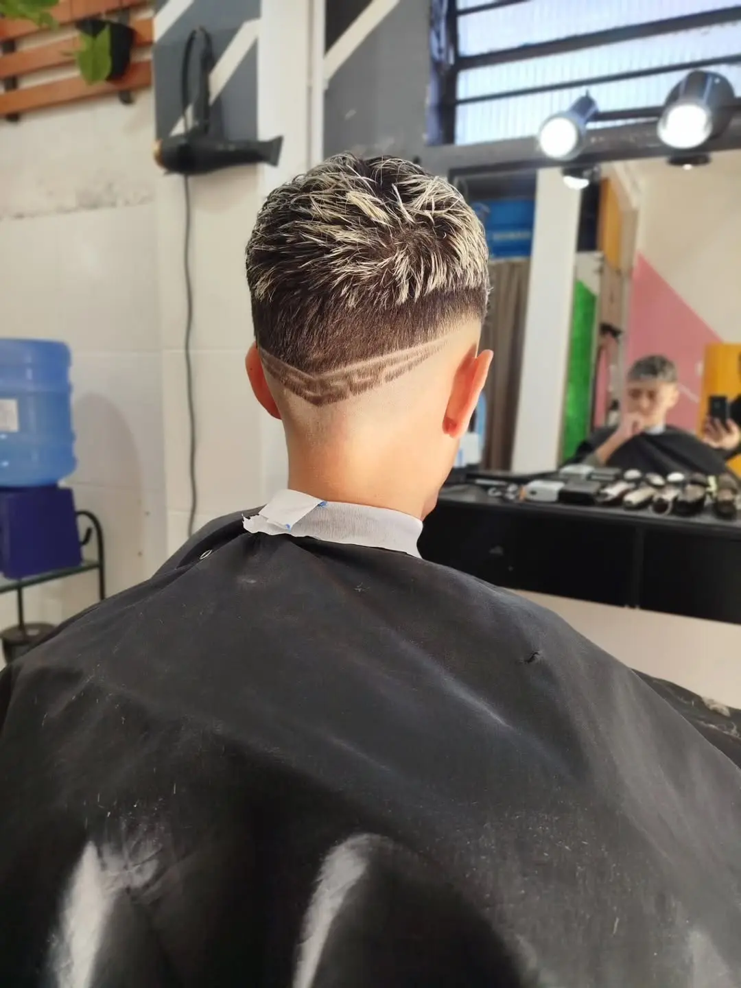 Platinado e luzes
